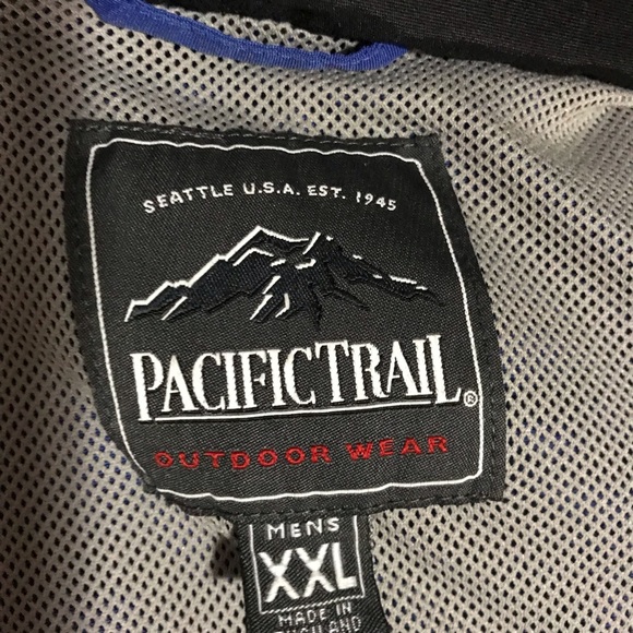 Men’s jacket.  From smoke free and pet free home.  XXL. Sturdy zippers - Picture 2 of 10